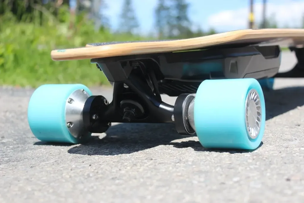 Longboard elektryczny – moda czy coś więcej?