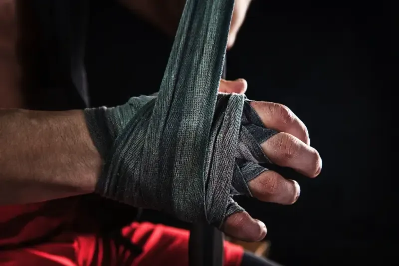Jakiego sprzętu do ćwiczeń używają zawodnicy MMA?